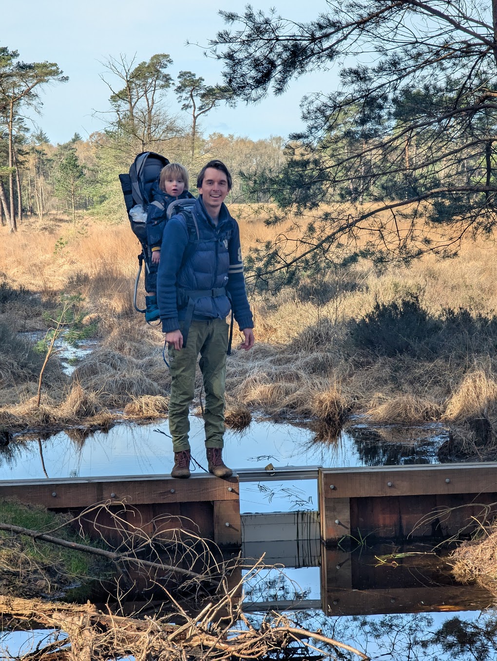 Freek out hiking with his kid